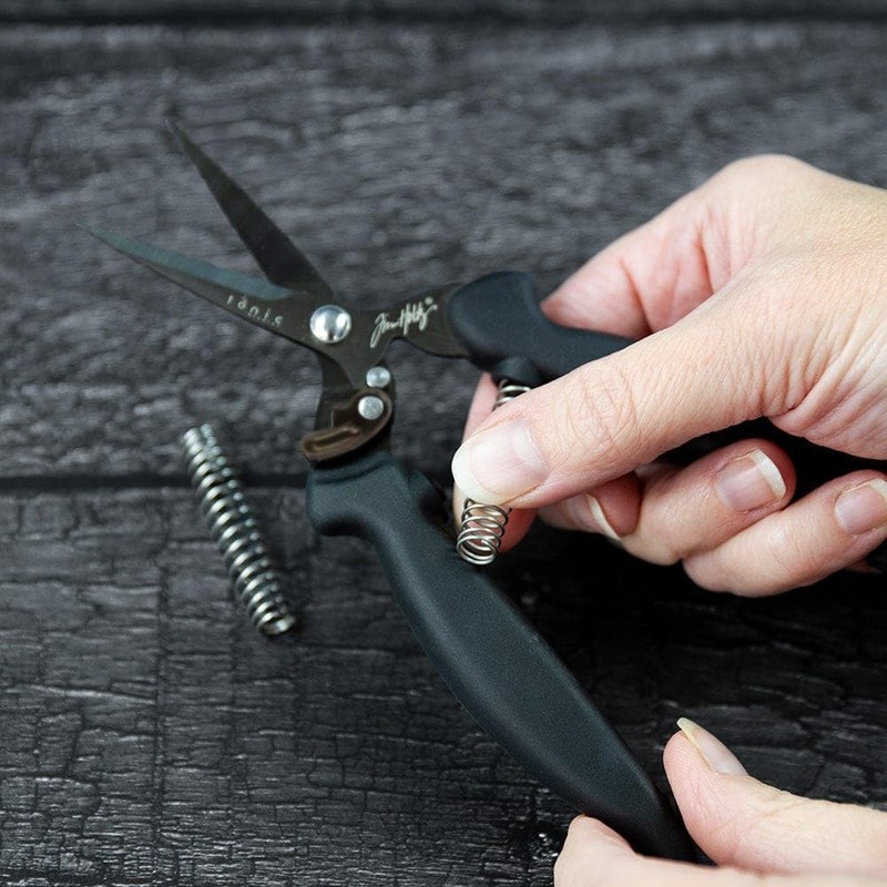 Tonic Studios Tim Holtz Recoil Scissors - Titanium Coated, Double-Beveled