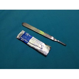 1 STAINLESS STEEL SCALPEL KNIFE HANDLE #4 WITH 20 STERILE SURGICAL SCALPEL BLADES #20 & #25 (HTI BRAND)