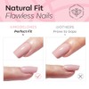 modelones Uñas postizas cortas con lunares en almendra, diseño de