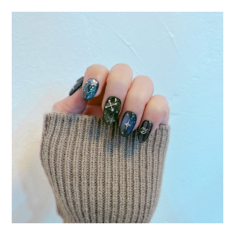 Which planet are you fromHandmade nail tips - Paddy /