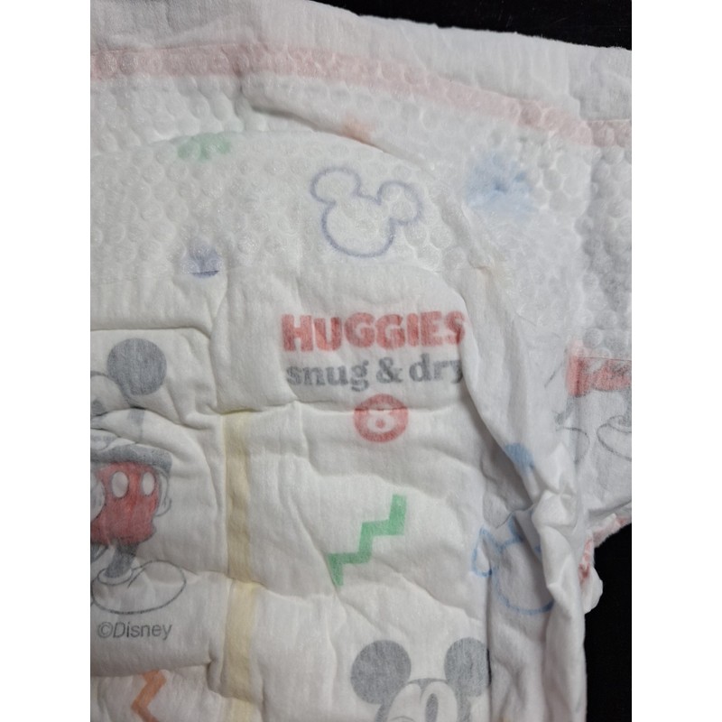 Huggies (4) Size 8 46 LBS+ 2025 Huggies Snug &