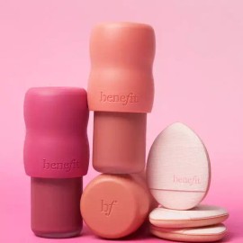 Benefit [베네피트](강남점)[연준PICK] NEW 플레이 데이즈 에어리 리퀴드 블러시 (+핑거퍼프&디럭스 2종) [베리] Benefit [Gangnam Branch] [Yeonjun PICK] NEW Play Days Airy Liquid Blush (+ Finger Puff & Deluxe 2 Types) [Berry]