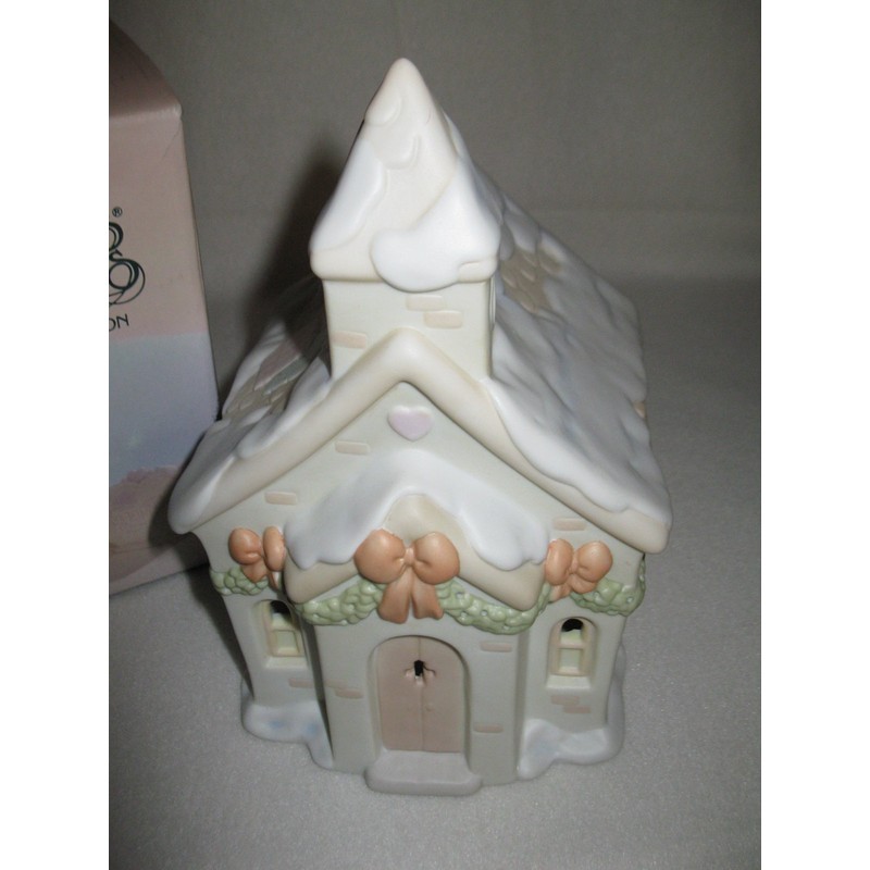 Precious Moments Sugar Town Chapel Night Light