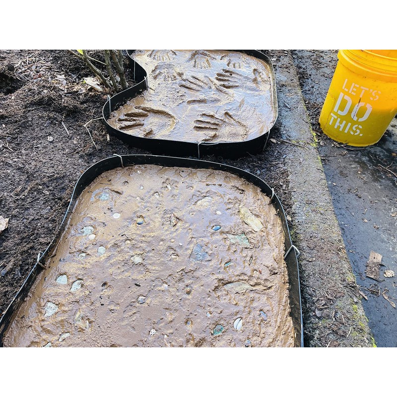 AUTUMN Made in USA Flexible Custom Stepping Stone Maker, Concrete