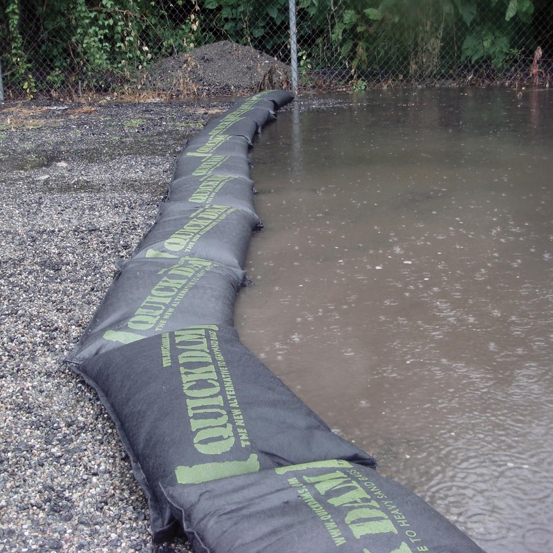 Quick Dam Grab & Go Flood Kit includes 20- 2ft