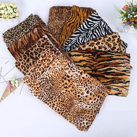 Wisafory Leopard Print Fabric 100 x 150 cm Velvet Patchwork Upholstery Fabric Wild Jungle Animals Pattern Decorative Fabric for Quilting Satin Fabric Sewing Fabric Sold by the Metre for DIY Crafts