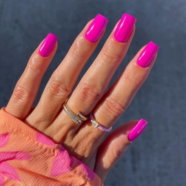 KQueenest Heiß Rosa Press On Nails Mandel Eckig, Sarg Nägel zum Aufkleben Kurz, Glänzende Jelly-Gel Fake Nails Fingernägel zum aufkleben Ballerina, Einfarbig Acryl Kunstnägel für Frauen, 24 Stück