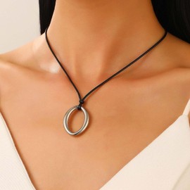 Inateannal Vintage Round Circle Pendant Necklace Black Leather Choker Necklace Leather Rope Chain Necklace Silver Geometry Open Circle Necklace Jewelry for Women