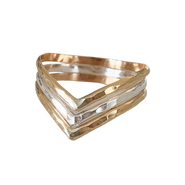 Anillo de triple cheurón de oro y ley | Tres