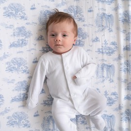 The Gilded Bird Organic Cotton Fitted Cot/Cotbed Sheet, Fits 120cm x 60cm and 140cm x 70cm, Jersey Cotton, Nursery Bedding - (Spring Toile Blue)