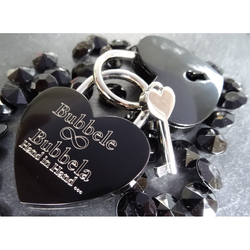 Heart-shaped love padlock that can be engraved with the text