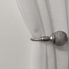 Refila - Juego de 2 alzapaños para cortinas de pared con tornillos, metal decorativo para ventana, soporte para cortinas (plata satinada)
