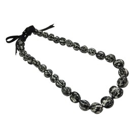 Kukui Nut Lei (Black and White)