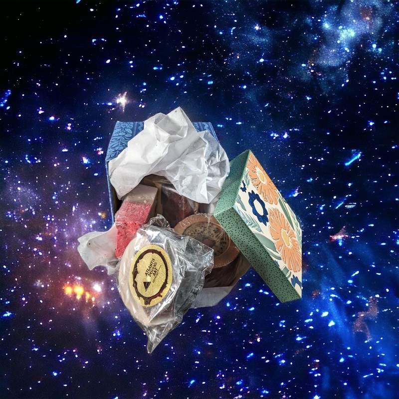 Handmade Moisturizing Artistic Soap Mystery Box (White Boxed)