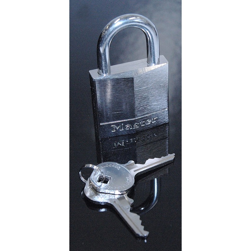 Master Lock Solid Brass Body Nickel Plated Stainless Steel Shackle