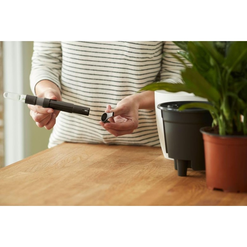 Elho Living Black Self Watering System - Innovative Easy Application