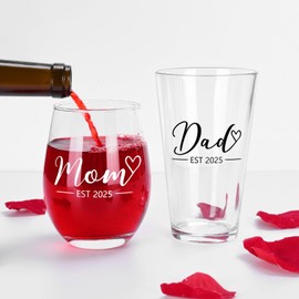 Futtumy New Parents Gift, Mom & Dad Est 2025 Stemless Wine Glass Set for New Parents Parents to Be Mom Dad, New Parents Gifts for Couples, Ideal Gift for Christmas Mother's Day Father's Day