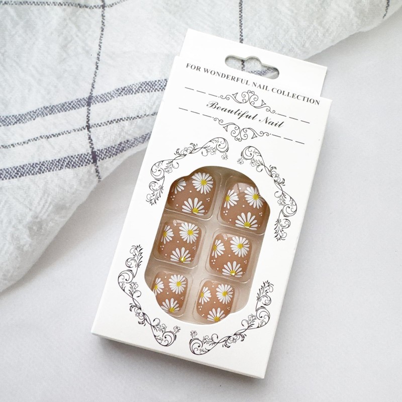 GlamRays Press-on Toenails Nude White False Toenails with Daisy Designs