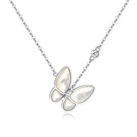 iFFkuwi Elegant Gold Butterfly Pendant Necklace for Women – A Stunning Symbol of Transformation, Freedom, and Natural Beauty, Perfect for Adding a Touch of Glamour