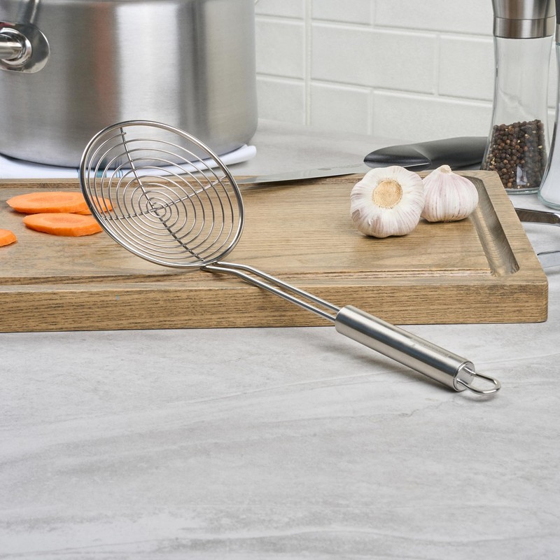Restaurantware Stainless Steel Spider Skimmer - German Standard Wire Skimmer