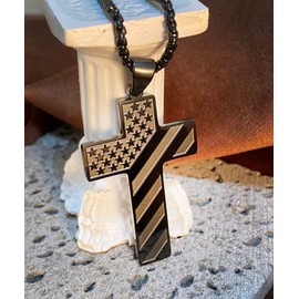AKarrLili Stainless Steel US Flag Cross Necklace Bible Verse Bible Classics Cross Pendant Necklace for Men John3：16