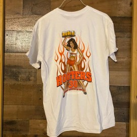 Gildan Hooters Waitress Girl T-Shirt Mens Medium NEW Fire Flames Hot Beer Deadstock Tee