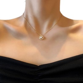 TseenYi Pearl Necklace Vintage Pearl Pendant Necklace Sparkling CZ Clavicle Chain Short Choker Necklace Chain Jewellery for Women and Girls Gifts (Gold)