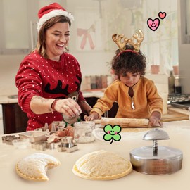 Sandwich Cutter and Sealer - 2 Pack Uncrustless Sandwich Maker - Cut and Seal - Pancake Maker DIY Cookie Cutters for Lunch Box and Bento Box