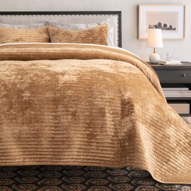EVERGRACE Velvet Quilt Set King Size, Luxurious Soft Striped Channel Bedding Set, Lightweight Velvet Comforter for All Season, Oversized Bedspread Coverlet with 2 Matching Shams, Gold Yellow