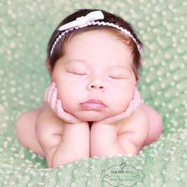 D&J DON&JUDY Newborn Photography Props Newborn Wraps Baby Photo Blanket, Basket Layer Filler Backdrops Dot Pattern Pretty Breathable Acrylic 29.5X19.7 Inch