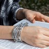 Pulsera Mujer Gris │ Multipulsera con broche de cierre │