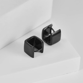 FAMARINE Black Hoop Earring Small Square Huggies Hoops For Women, Minimalist Cute Earrings for Women Gift 1CM