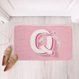 jejeloiu - Alfombrillas de baño con lazo rosa para baño, 16 x 24 pulgadas, regalos para mujeres, adolescentes, niñas, alfombras de baño con monogramas, ultra suaves, personalizadas, con inicial Q,