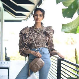 EVVE Quilted Crossbody Bags for Women - Stylish Camera Bag with Tassel - Lightweight Medium Size Shoulder Purse | Dark Grey