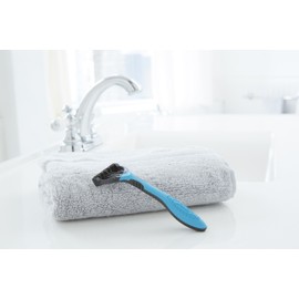 Schick Xtreme 3 Disposable Razors for Men with Refreshing Scented Handle, 4 Count