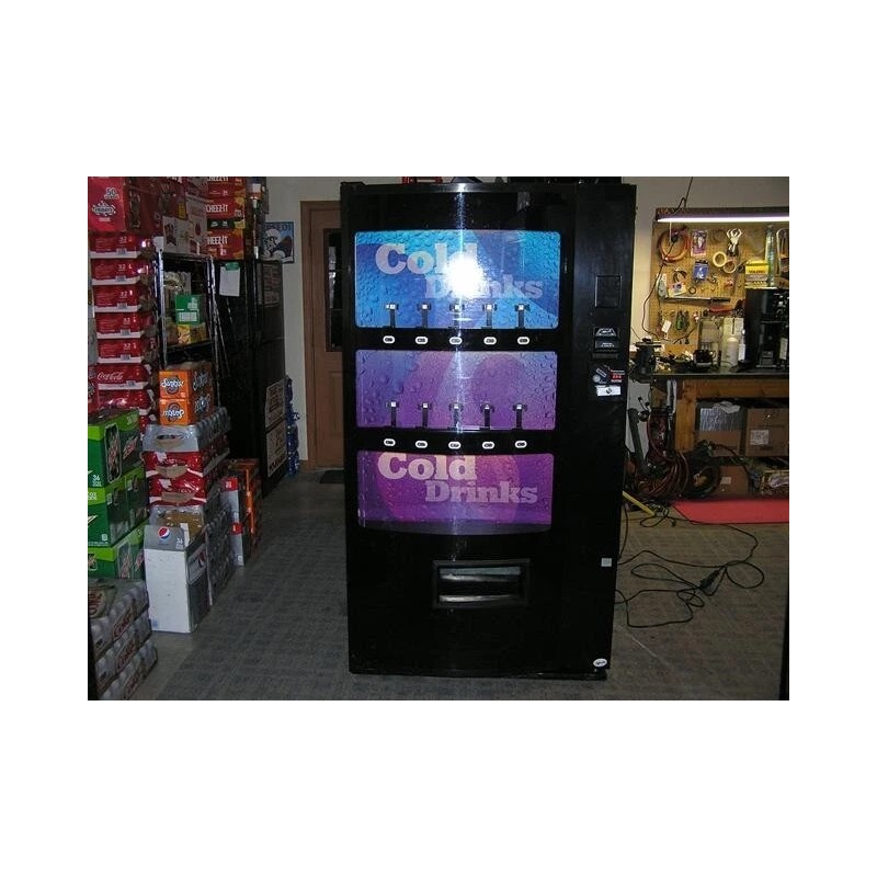 Vendo (2) VENDO V21, 631, 721, 821 SODA VENDING MACHINE