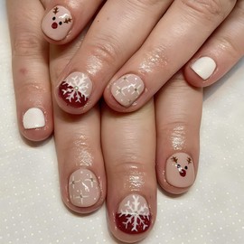 24Pcs Christmas Press on Nails Short Square Nails Elk Snowflake Star Fake Nails with Glue White Nude Acrylic Nails Supply Full Cover Winter Xmas Holiday False Nails Stick on Nails for Women Girls
