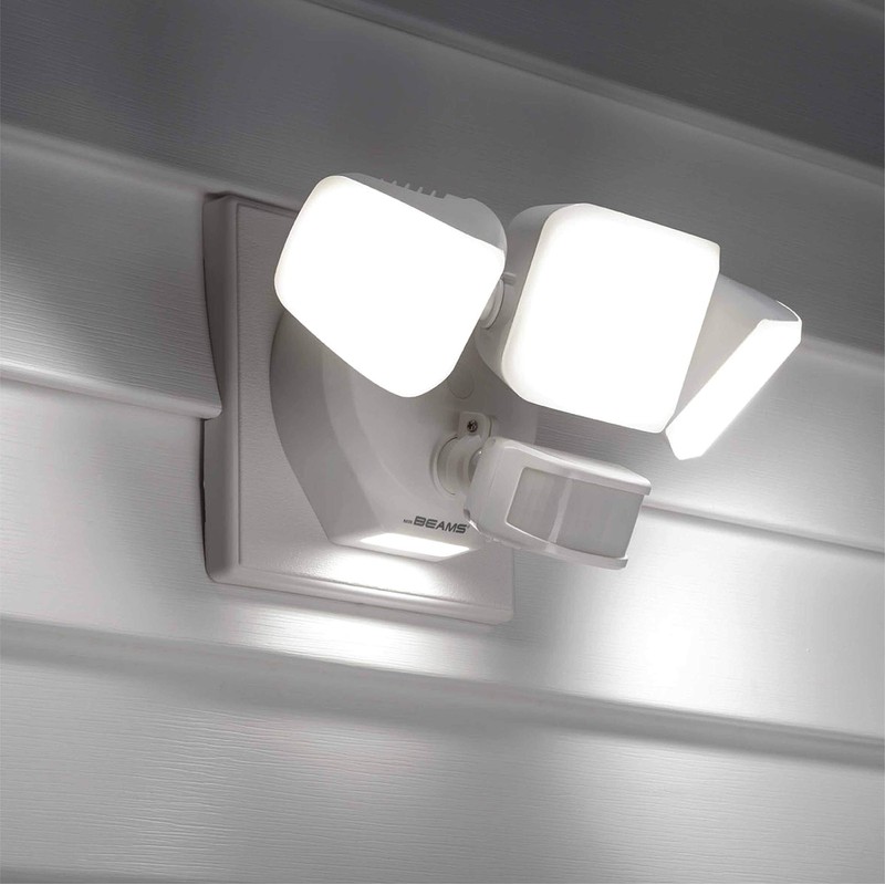Mr. Beams Pro 3-Head Outdoor Motion Sensing LED Security Light