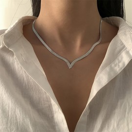 Inateannal Snake Herringbone Necklaces Choker Gold Flat Snake Choker Necklace V-Shaped Flat Snake Chain Necklace Minimalist Short Collar Necklace Jewelry for Women and Girls