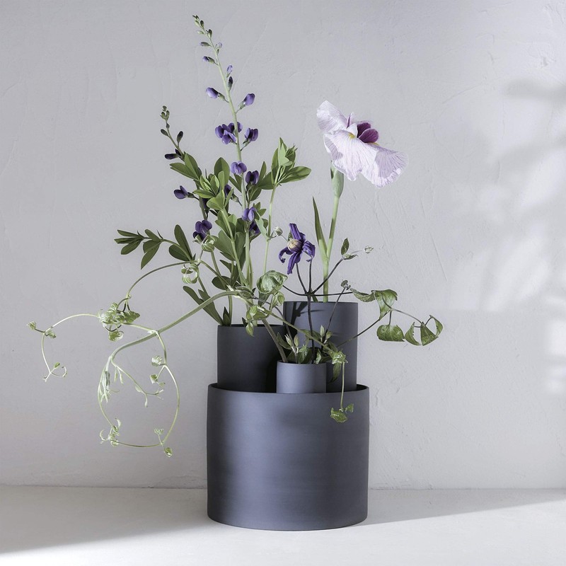 TAMAKI AYA T-910504 Flower Base, Black, 2.4 x 7.5 inches