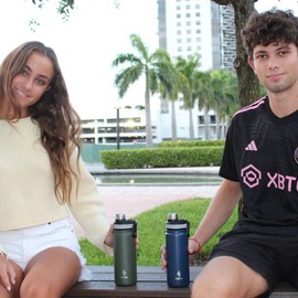 Ozizo 22 oz Stainless Steel Protein Shaker Bottle with Filter and Mixing Ball