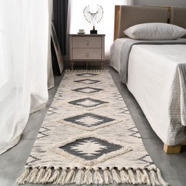 Boho Runner Rug 2'x6', Hallway Runner Rug Washable Farmhouse Rug Floor Carpet Runner Kitchen Runner Rug with Tassels, Tufted Cotton Woven Entryway Runner Rug