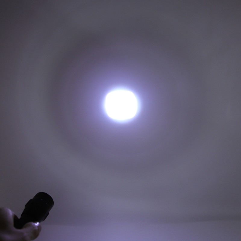LED Flashlight White Light Battery Powered Aluminium Alloy Retractable Zoom