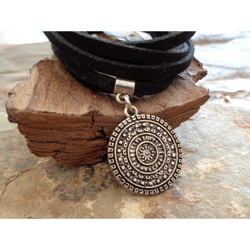 Amulet Boho Velour Choker Black Wrap Collar