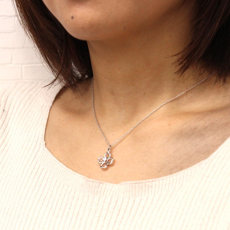 Jewelry Shop M m3067 Clear Clover Pendant
