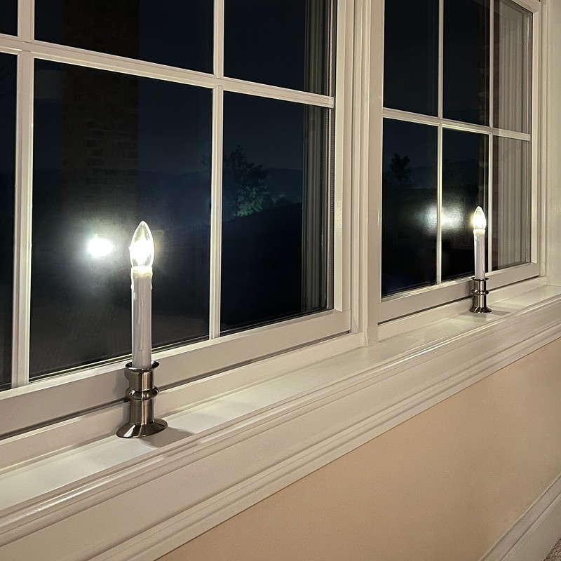 612 Vermont Ultra-Bright LED Window Candles with Timer, Remote Control,
