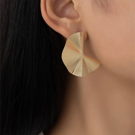 Allereya Vintage Fan Shape Drop Earrings Sector Twisted Earring Geometric Sector Earrings Gold Exaggerated Earrings Jewellery for Women and Girls, Zinc