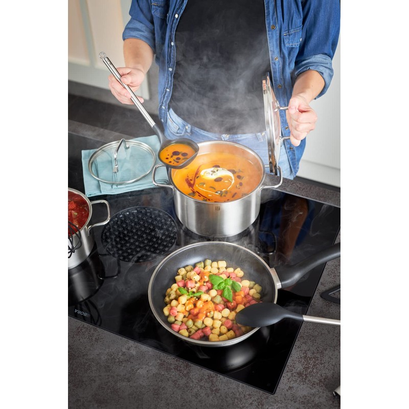 RÖSLE Basic Line Ladle with Round Handle and Hanging Eyelet,