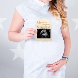 Pregnancy Announcement Ultrasound Frame Stand Wooden Sonogram Frame Gift for Mother-to-be Social Baby Shower Media Photo Prop (small-5'' x 7'')