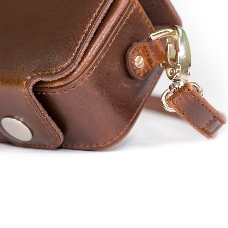 MegaGear Protective Fitted Brown Leather Camera Case , Bag for